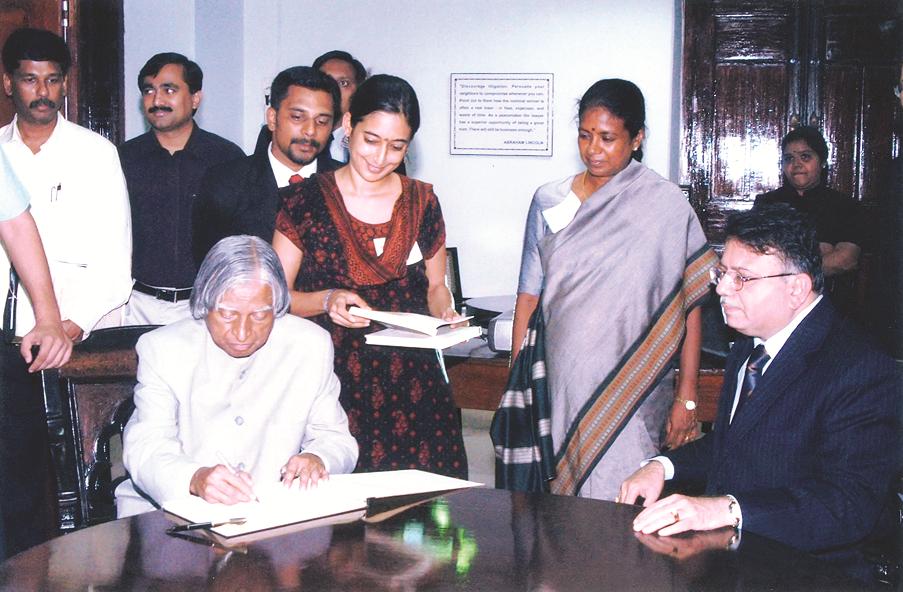 First Anniversary Celebrations of TNMCC. Chief Guest Dr.APJ.Abdul Kalam,  Former President of India visited Mediation Centre and wrote his comments on the  Visitor’s Book.